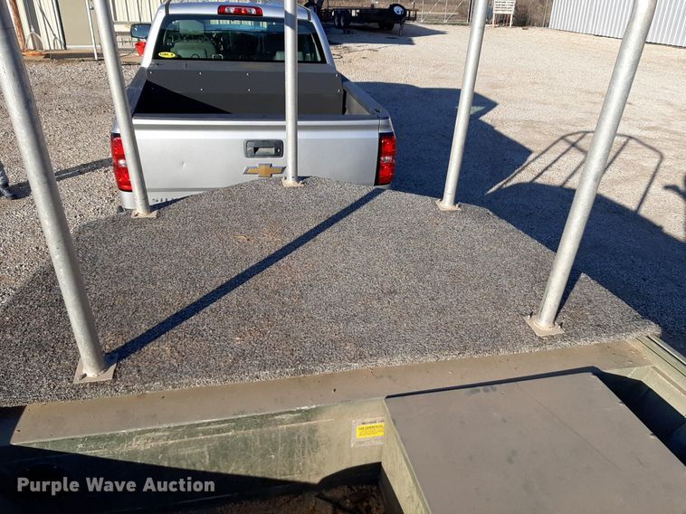 image for item LY9006 1986 Duracraft 1660  boat