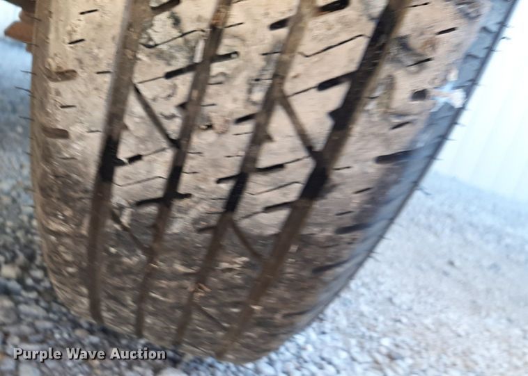 image for item LY9006 1986 Duracraft 1660  boat