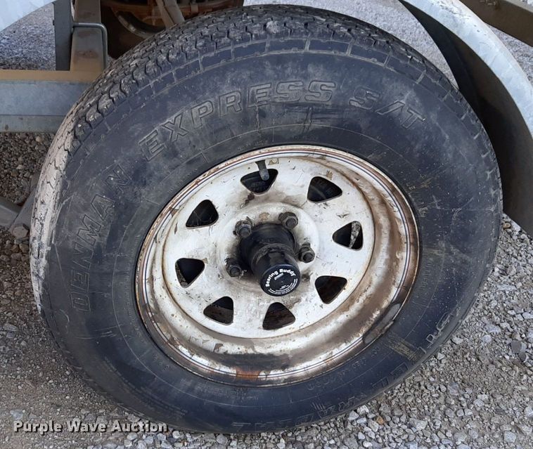 image for item LY9006 1986 Duracraft 1660  boat