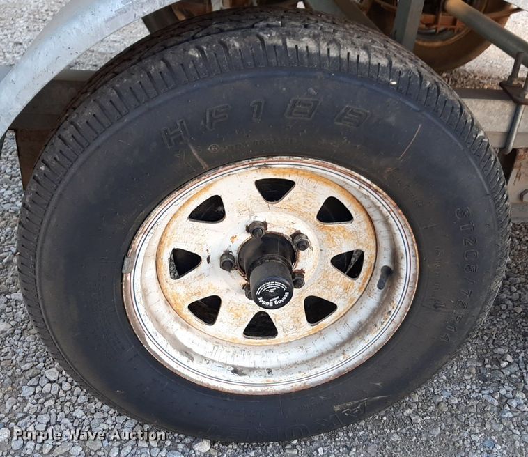 image for item LY9006 1986 Duracraft 1660  boat