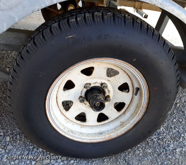 image for item LY9006 1986 Duracraft 1660  boat