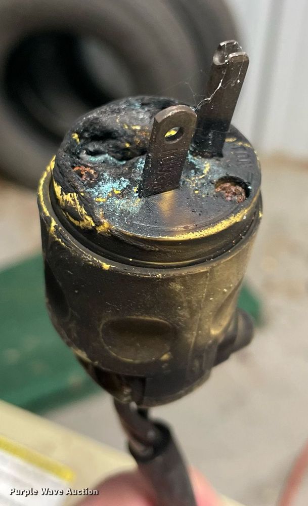 Ingersoll Rand P1.5IUA9 air compressor in Burneyville, OK Item
