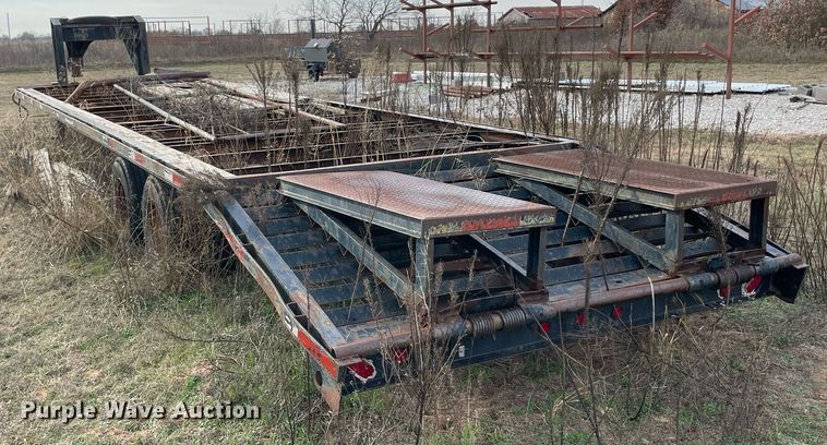 image for item NA9727 1999 Rocking Chair  equipment trailer