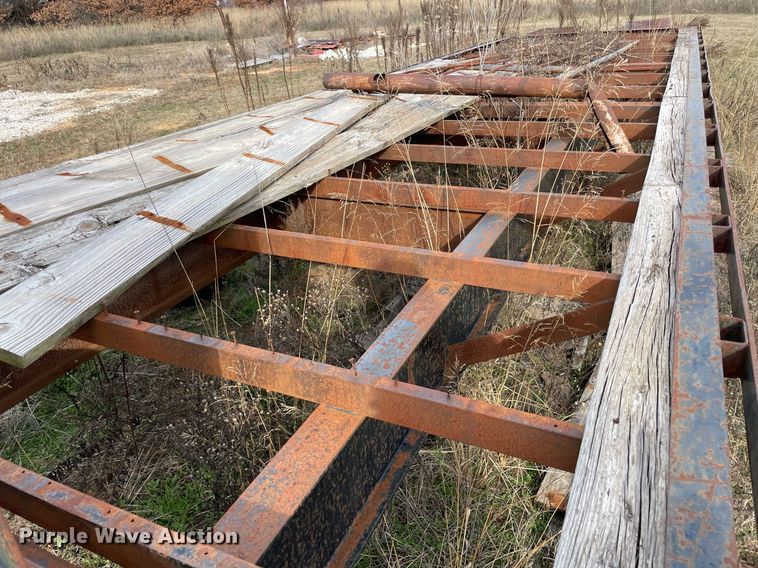 image for item NA9727 1999 Rocking Chair  equipment trailer