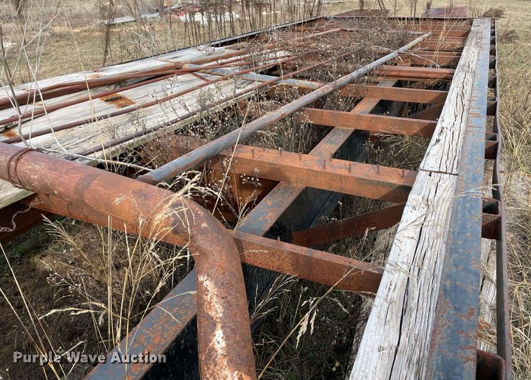 image for item NA9727 1999 Rocking Chair  equipment trailer