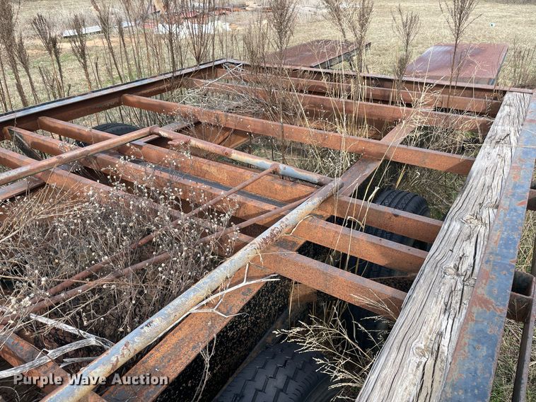 image for item NA9727 1999 Rocking Chair  equipment trailer