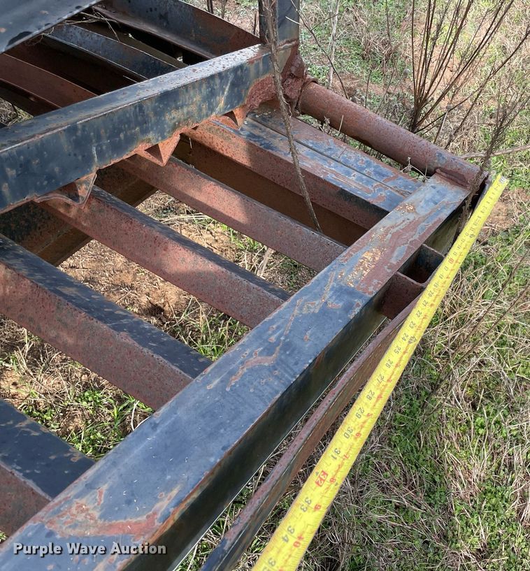 image for item NA9727 1999 Rocking Chair  equipment trailer