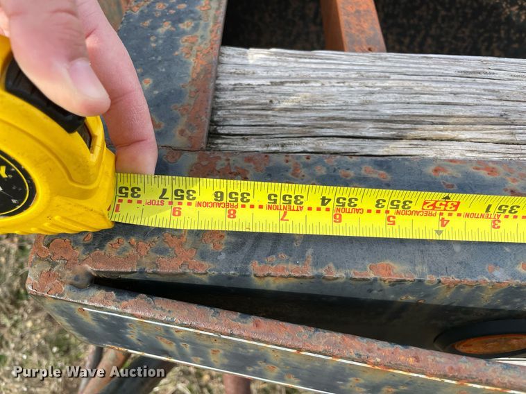 image for item NA9727 1999 Rocking Chair  equipment trailer