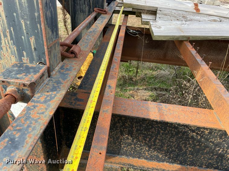 image for item NA9727 1999 Rocking Chair  equipment trailer