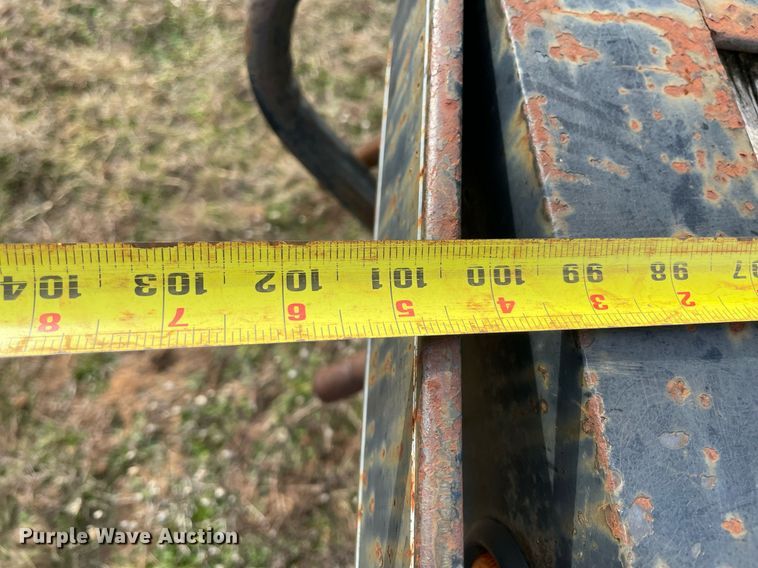 image for item NA9727 1999 Rocking Chair  equipment trailer