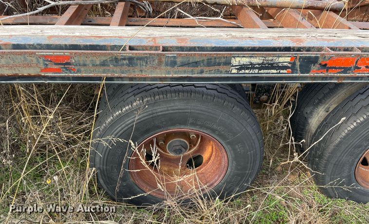 image for item NA9727 1999 Rocking Chair  equipment trailer