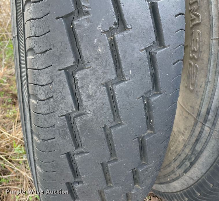 image for item NA9727 1999 Rocking Chair  equipment trailer