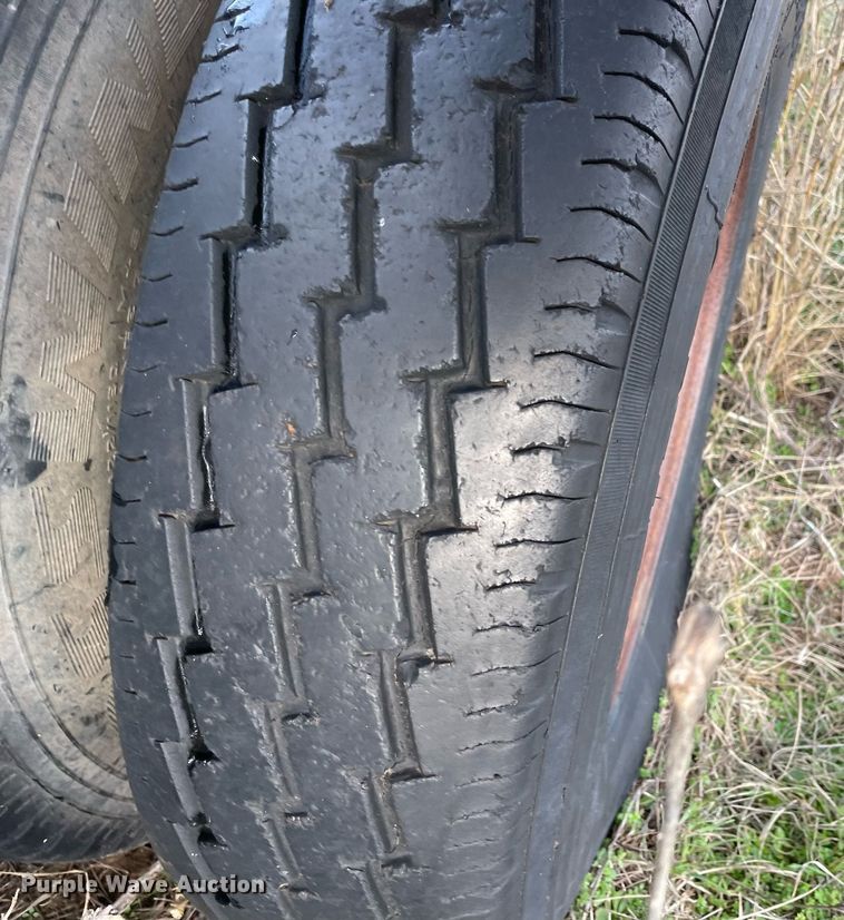 image for item NA9727 1999 Rocking Chair  equipment trailer