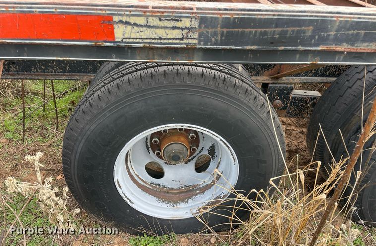 image for item NA9727 1999 Rocking Chair  equipment trailer