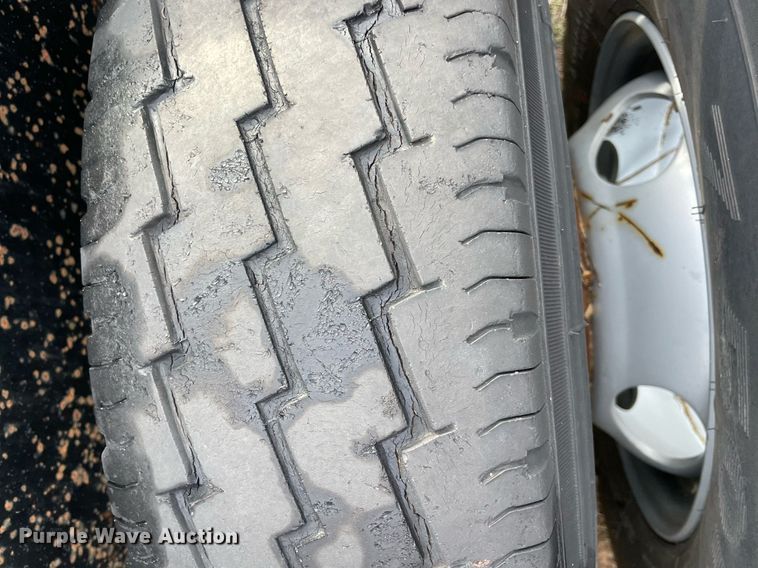 image for item NA9727 1999 Rocking Chair  equipment trailer