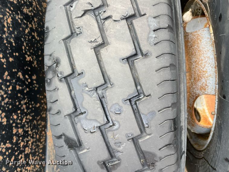 image for item NA9727 1999 Rocking Chair  equipment trailer