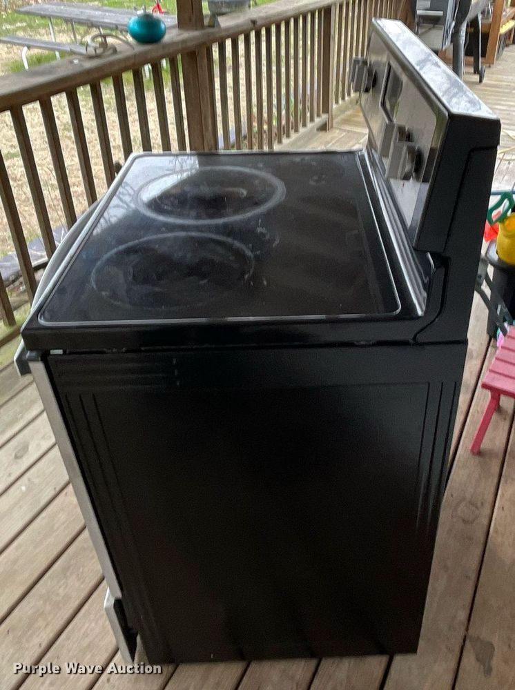 image for item NZ9027 Whirlpool electric range