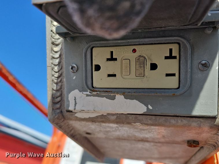 image for item DK0498 2015 Snorkel S3219E  scissor lift