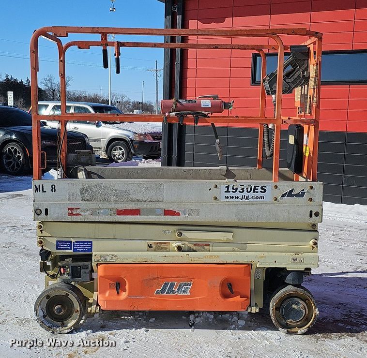 image for item DK0499 2012 JLG 1930ES  scissor lift