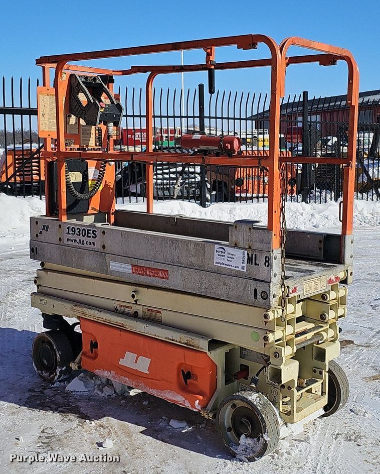 image for item DK0499 2012 JLG 1930ES  scissor lift