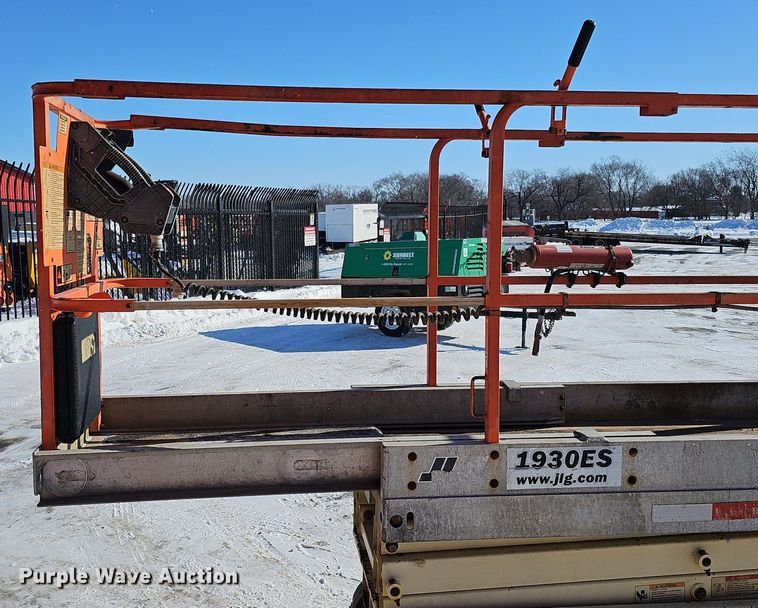 image for item DK0499 2012 JLG 1930ES  scissor lift