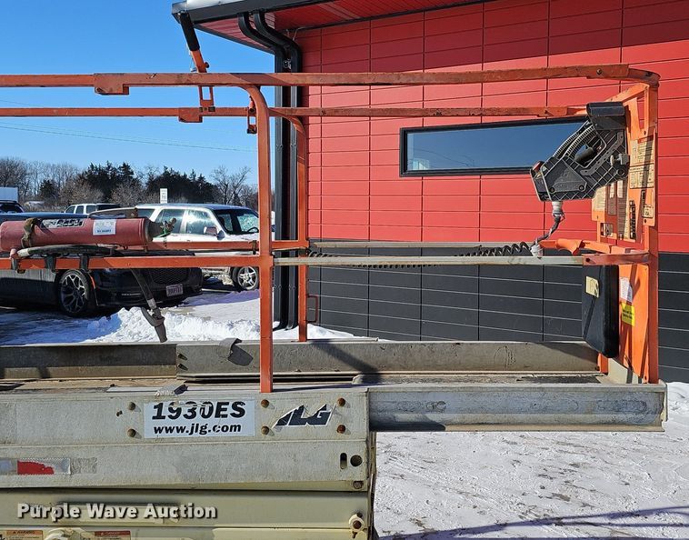 image for item DK0499 2012 JLG 1930ES  scissor lift