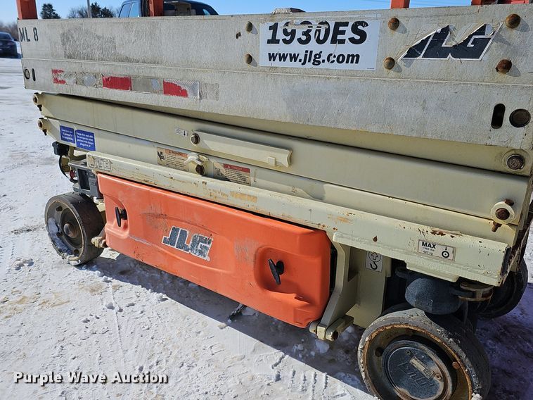 image for item DK0499 2012 JLG 1930ES  scissor lift