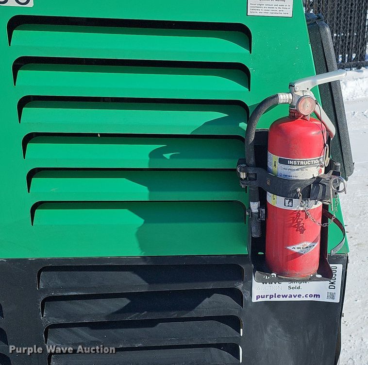 image for item DK0500 2014 Sullivan Palatek D185PDZSB  air compressor