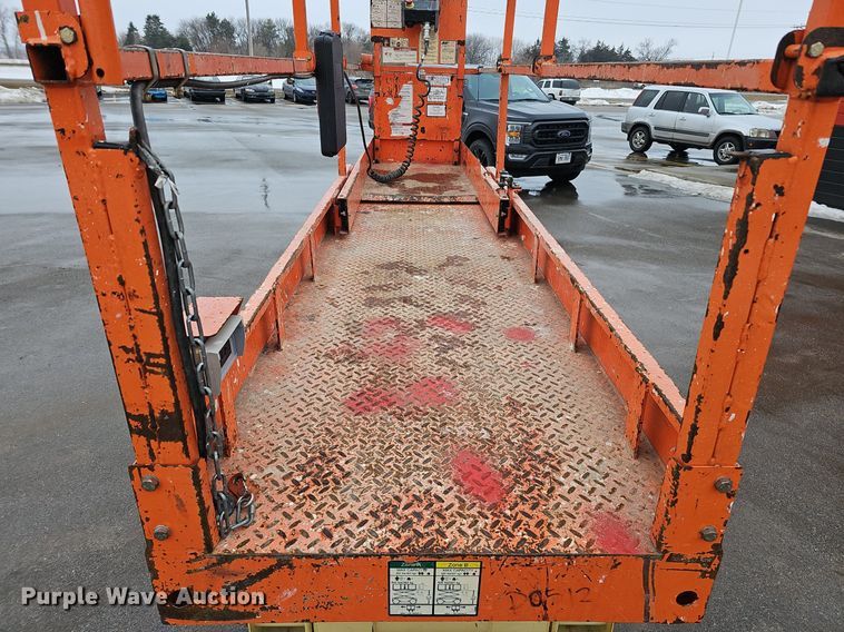 image for item DK0505 2016 JLG 2632ES  scissor lift