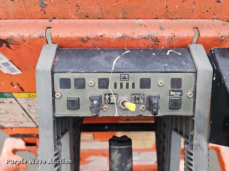 image for item DK0505 2016 JLG 2632ES  scissor lift