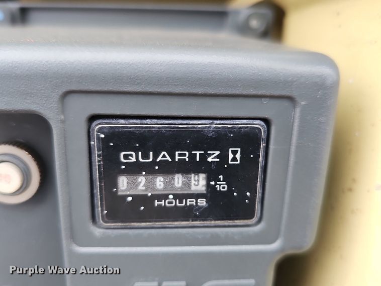 image for item DK0505 2016 JLG 2632ES  scissor lift