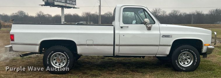 image for item DN0650 1986 GMC Sierra 1500  pickup truck