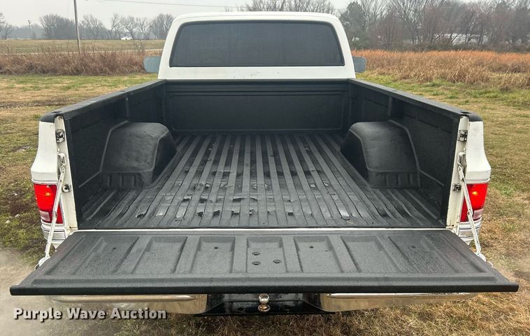 image for item DN0650 1986 GMC Sierra 1500  pickup truck