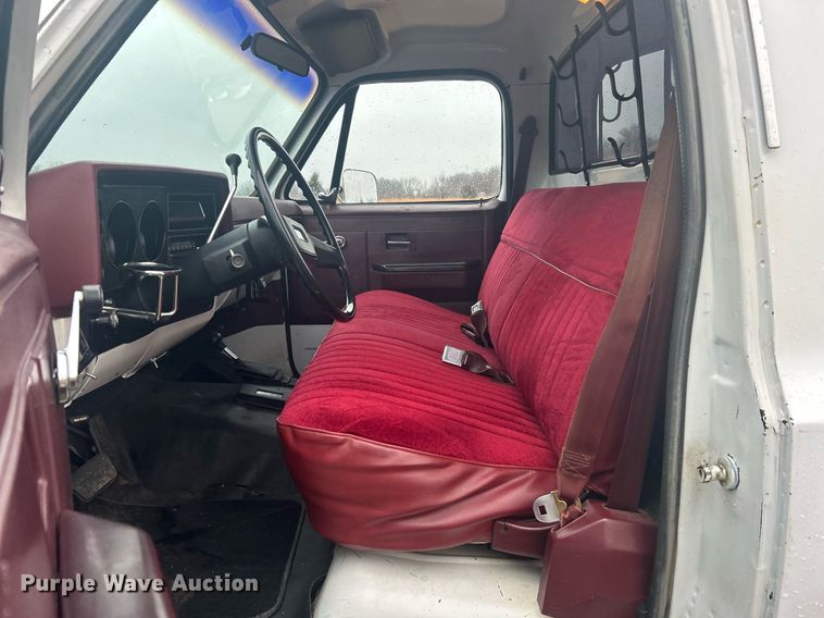 image for item DN0650 1986 GMC Sierra 1500  pickup truck