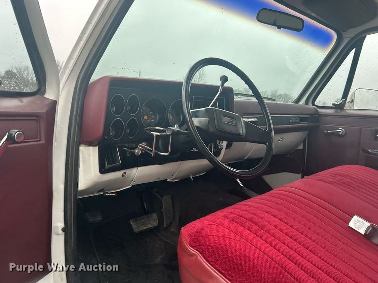 image for item DN0650 1986 GMC Sierra 1500  pickup truck