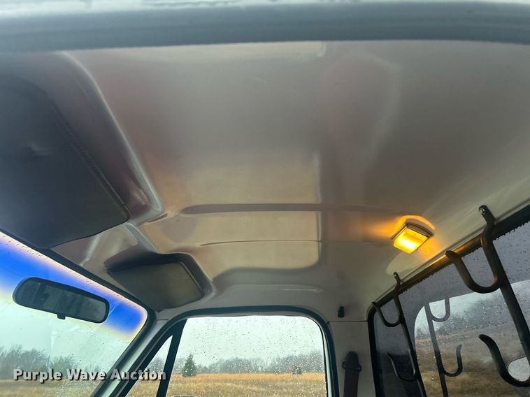 image for item DN0650 1986 GMC Sierra 1500  pickup truck