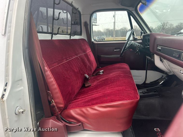 image for item DN0650 1986 GMC Sierra 1500  pickup truck