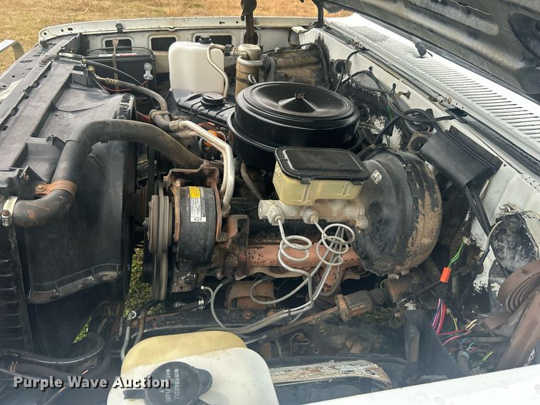 image for item DN0650 1986 GMC Sierra 1500  pickup truck