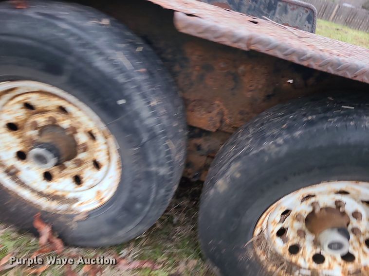 image for item DN8301 2006 Midsota Versadump  utility trailer