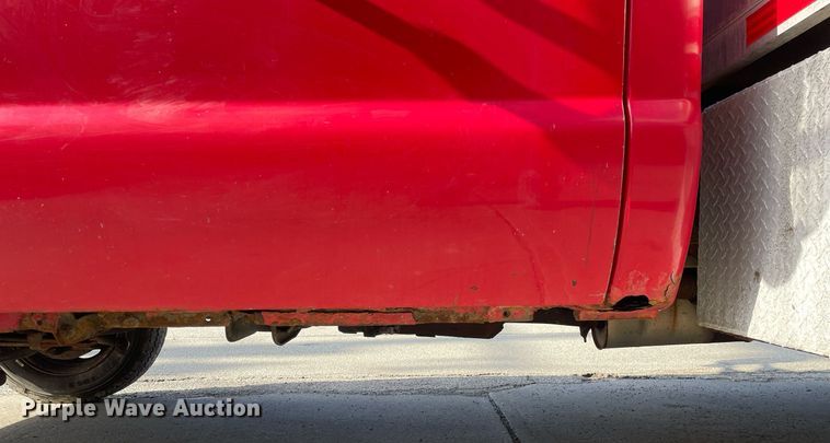 image for item DP0279 2004 Ford F450 Super Duty XL  flatbed truck