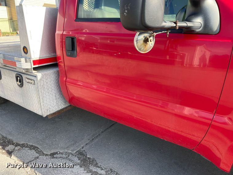 image for item DP0279 2004 Ford F450 Super Duty XL  flatbed truck