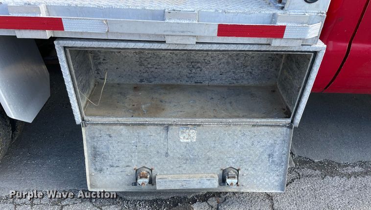 image for item DP0279 2004 Ford F450 Super Duty XL  flatbed truck