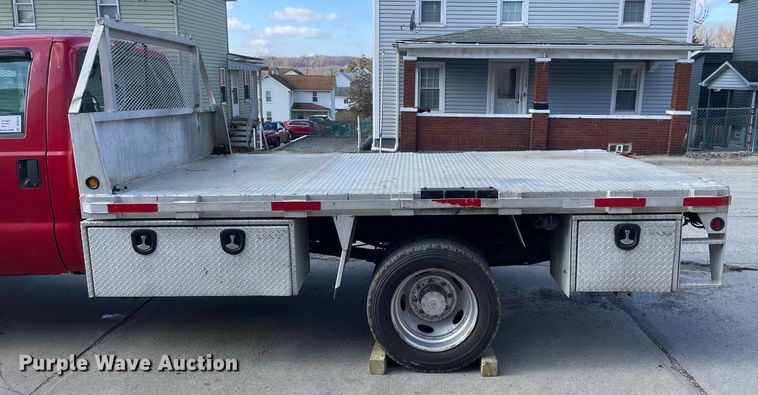 image for item DP0279 2004 Ford F450 Super Duty XL  flatbed truck