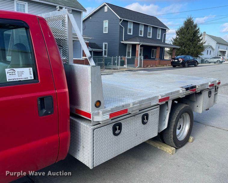 image for item DP0279 2004 Ford F450 Super Duty XL  flatbed truck