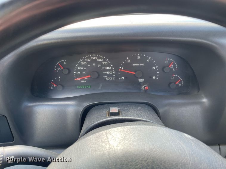 image for item DP0279 2004 Ford F450 Super Duty XL  flatbed truck