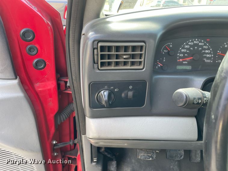 image for item DP0279 2004 Ford F450 Super Duty XL  flatbed truck