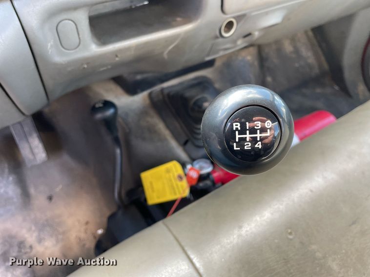 image for item DP0279 2004 Ford F450 Super Duty XL  flatbed truck