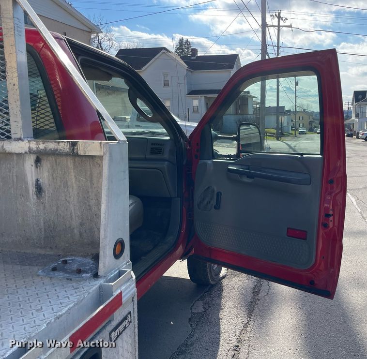 image for item DP0279 2004 Ford F450 Super Duty XL  flatbed truck