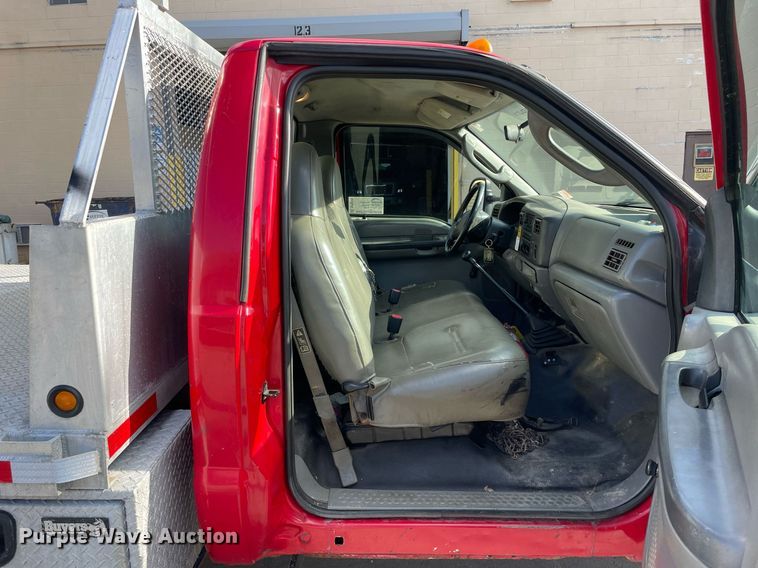 image for item DP0279 2004 Ford F450 Super Duty XL  flatbed truck