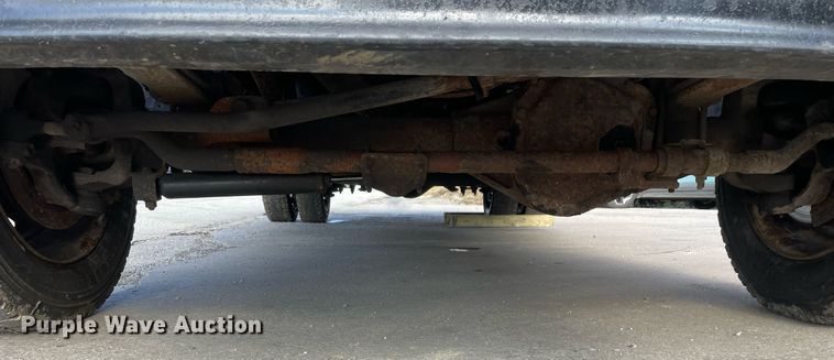 image for item DP0279 2004 Ford F450 Super Duty XL  flatbed truck